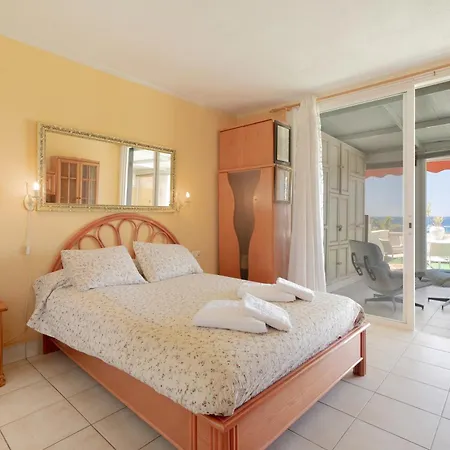Azahara Apartment *